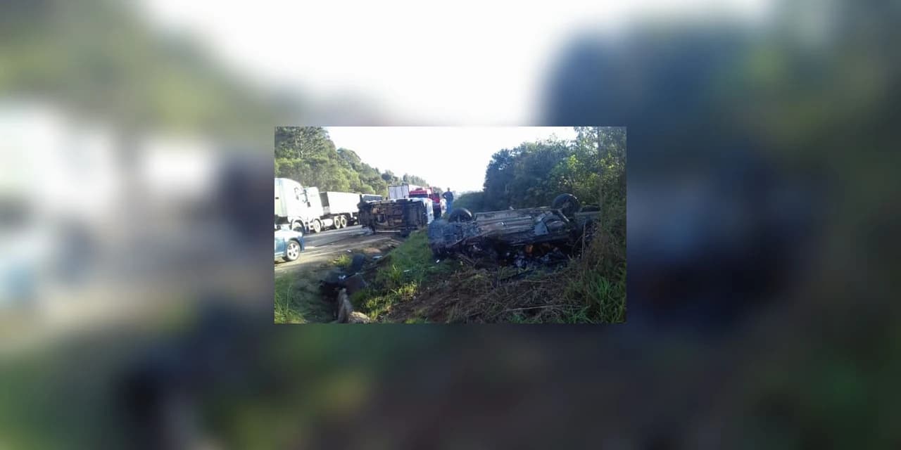 Ao menos duas pessoas morrem em grave acidente na BR-153, próximo a General Carneiro