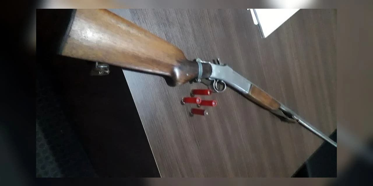 Após motorista furar blitz PM de Prudentópolis apreende arma de fogo