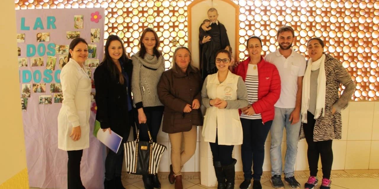 Secretária de Assistência Social visita o Asilo e destaca a parceria do município com a entidade.