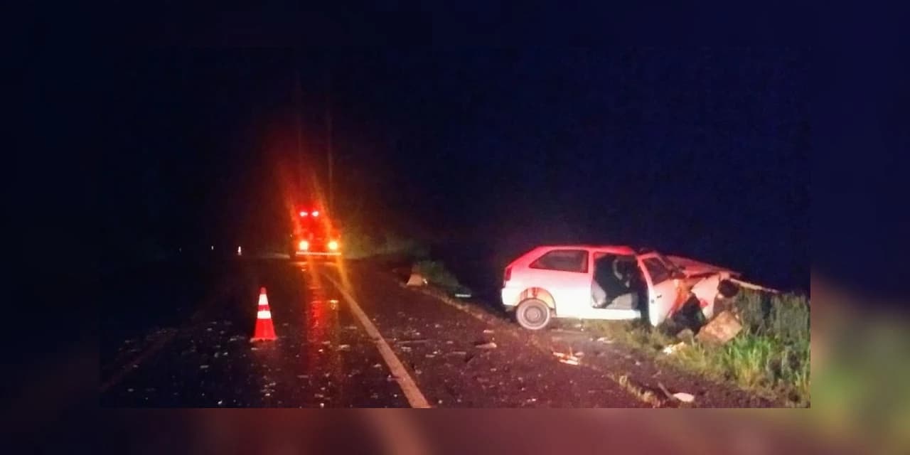 Acidente entre carro e carreta deixa um morto e três feridos em rodovia de Chopinzinho
