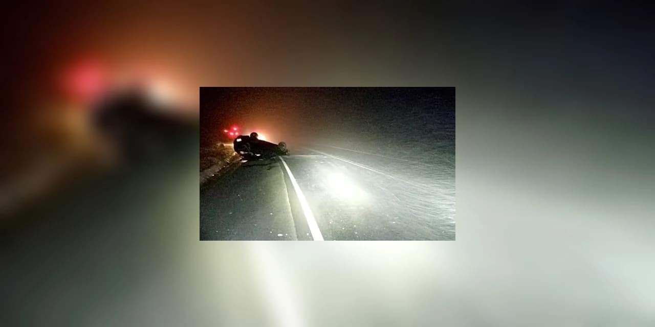 Carro capota na BR-153 e vítimas abandonam veículo