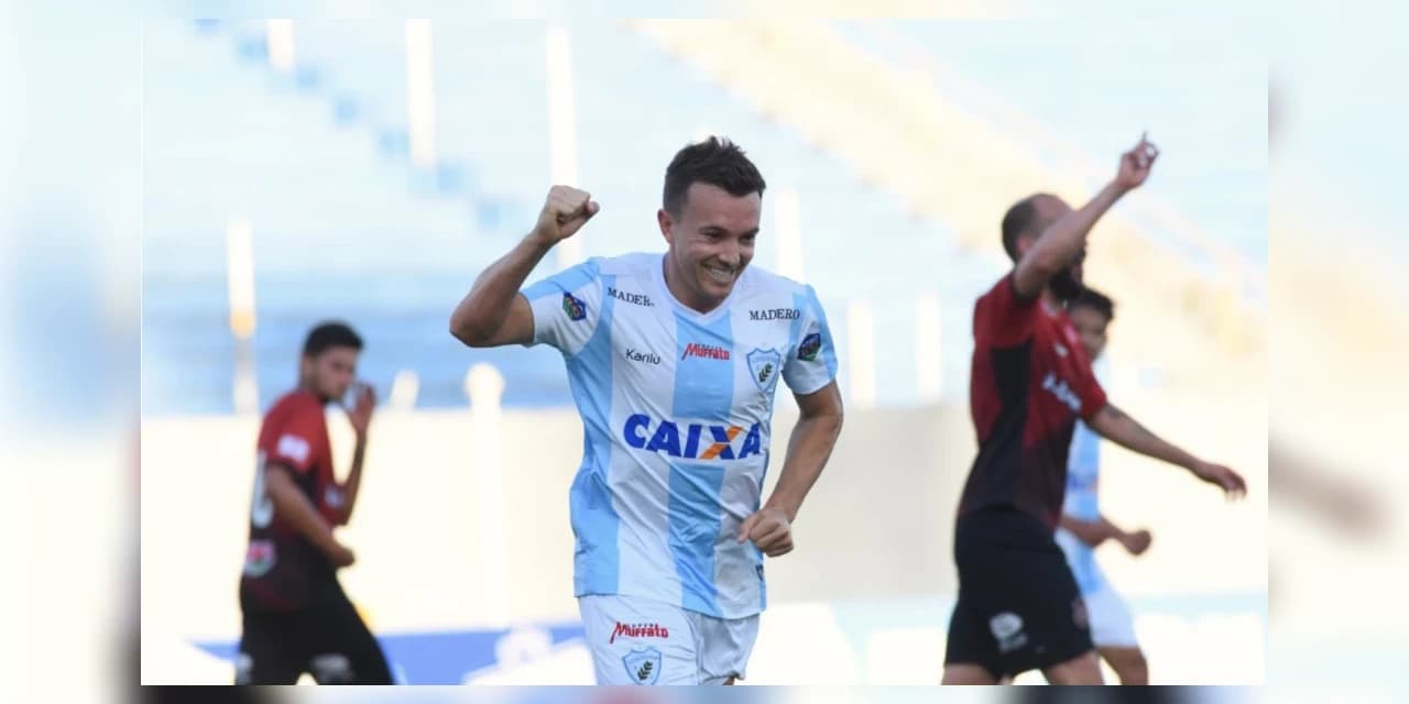 Dagoberto marca, vira artilheiro e Londrina vence o Brasil-RS