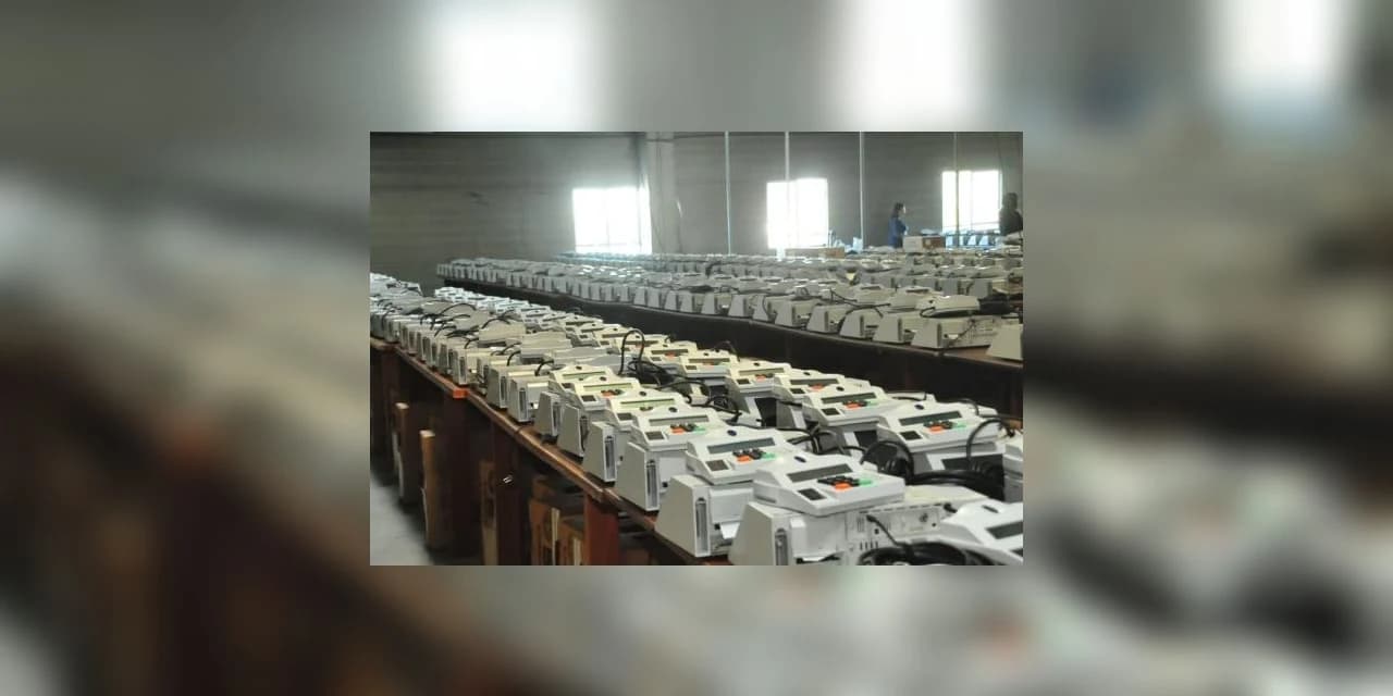 Urnas eletrônicas começam a ser lacradas no Paraná