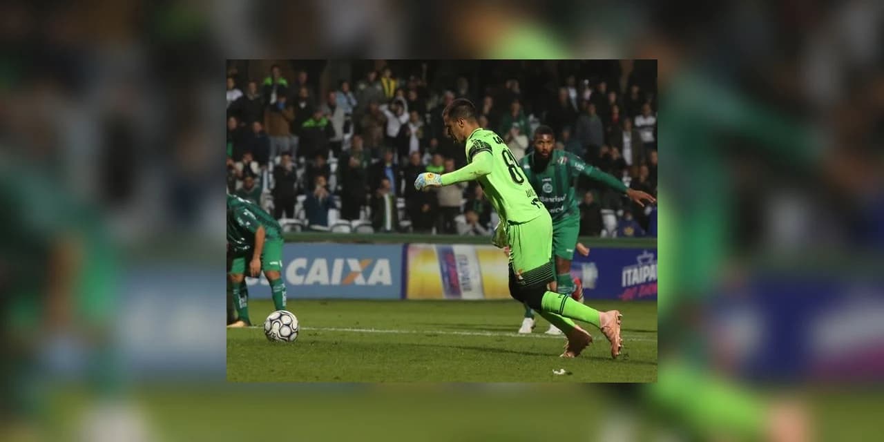 Com gol de Wilson no ultimo minuto, Coritiba vence e segue sonhando com acesso