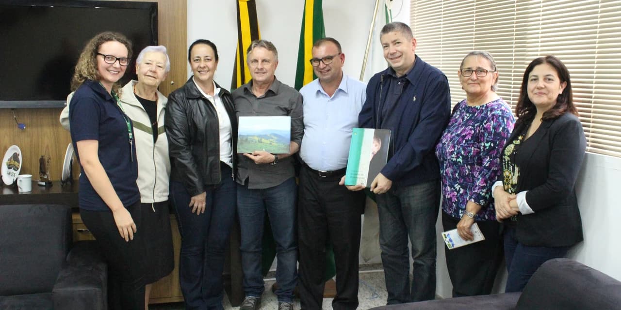 Prefeito Adelmo recebe a visita do embaixador da Ucrânia no Brasil