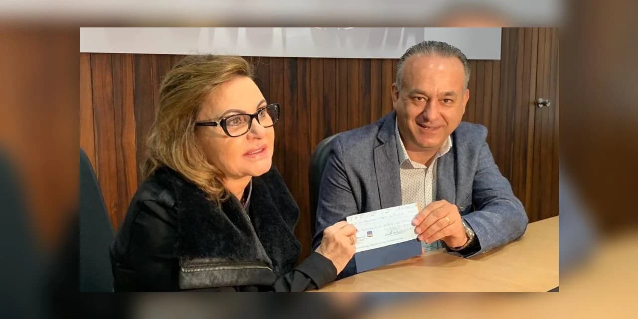 Solidariedade: Rede Massa entrega cheque para Hospital Erasto Gaertner