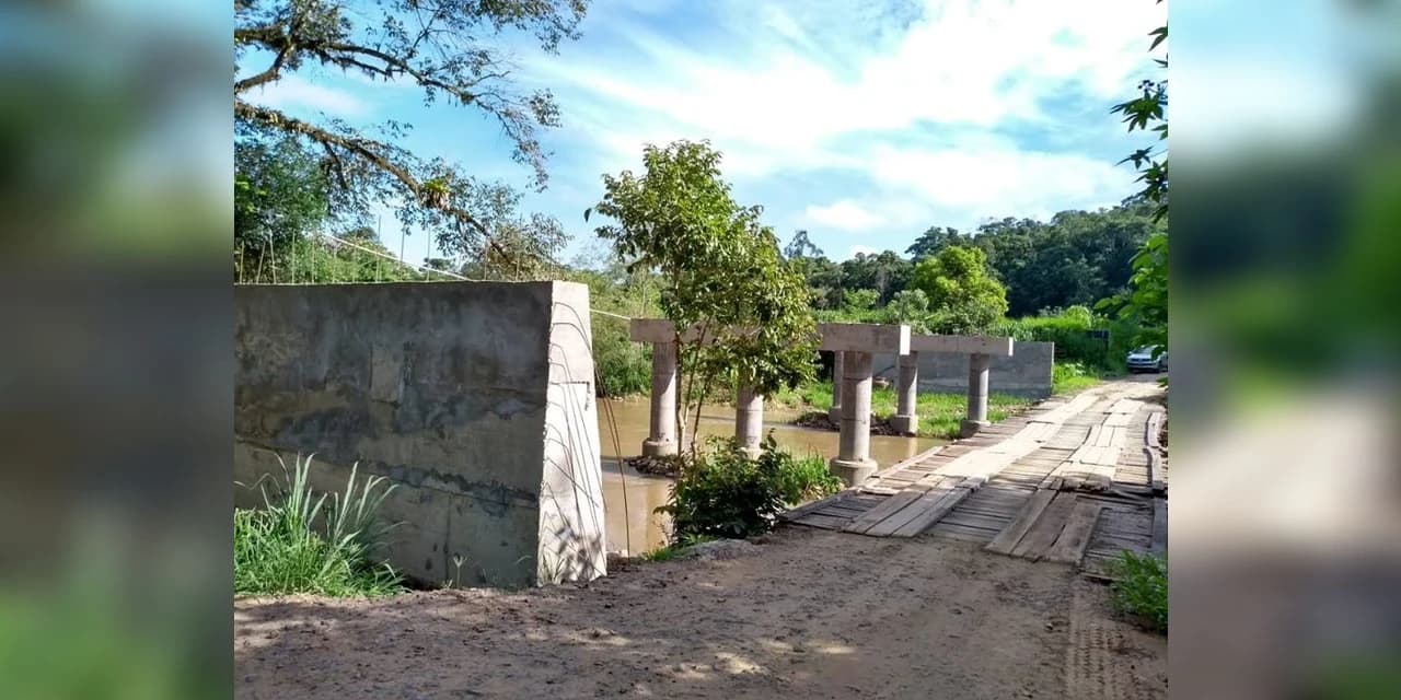 Construção da nova ponte de concreto é um sonho dos moradores da região de Jaciaba.