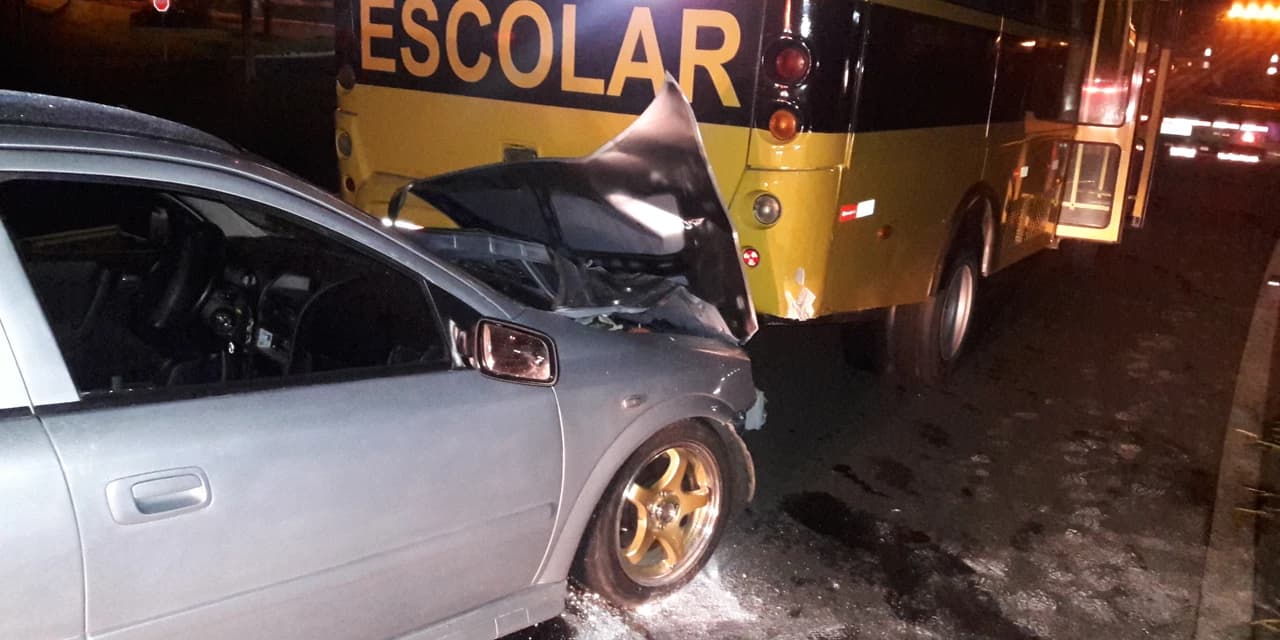 Acidente deixa uma pessoa ferida no trevo de Prudentópolis