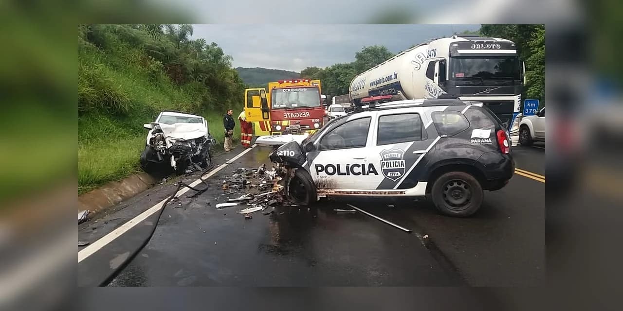 Acidente em Imbaú envolvendo uma saveiro de Imbituva e viatura da Polícia Civil