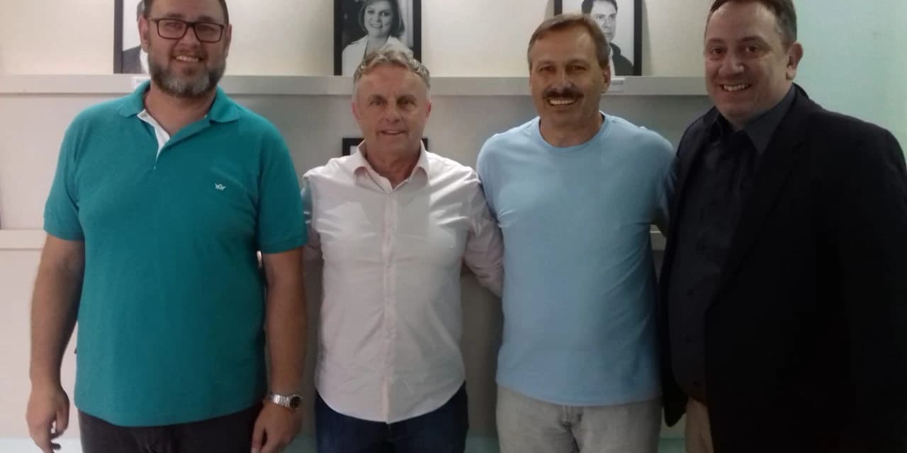 Prefeito Adelmo visita o chefe do Núcleo Regional de Educação de Irati