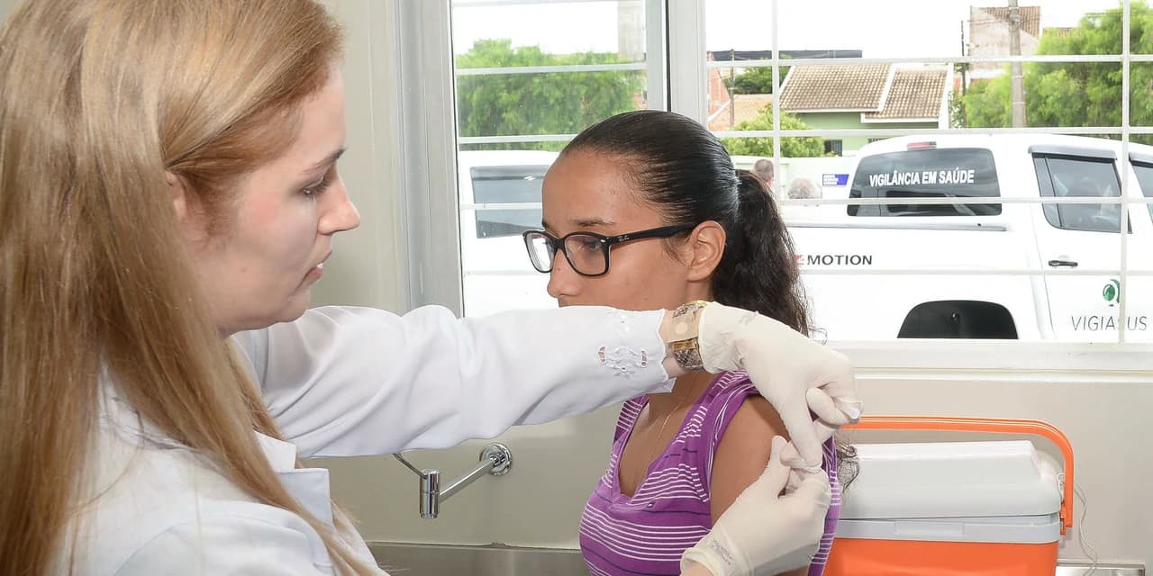 Saúde pleiteia aumento das doses de vacina contra meningite