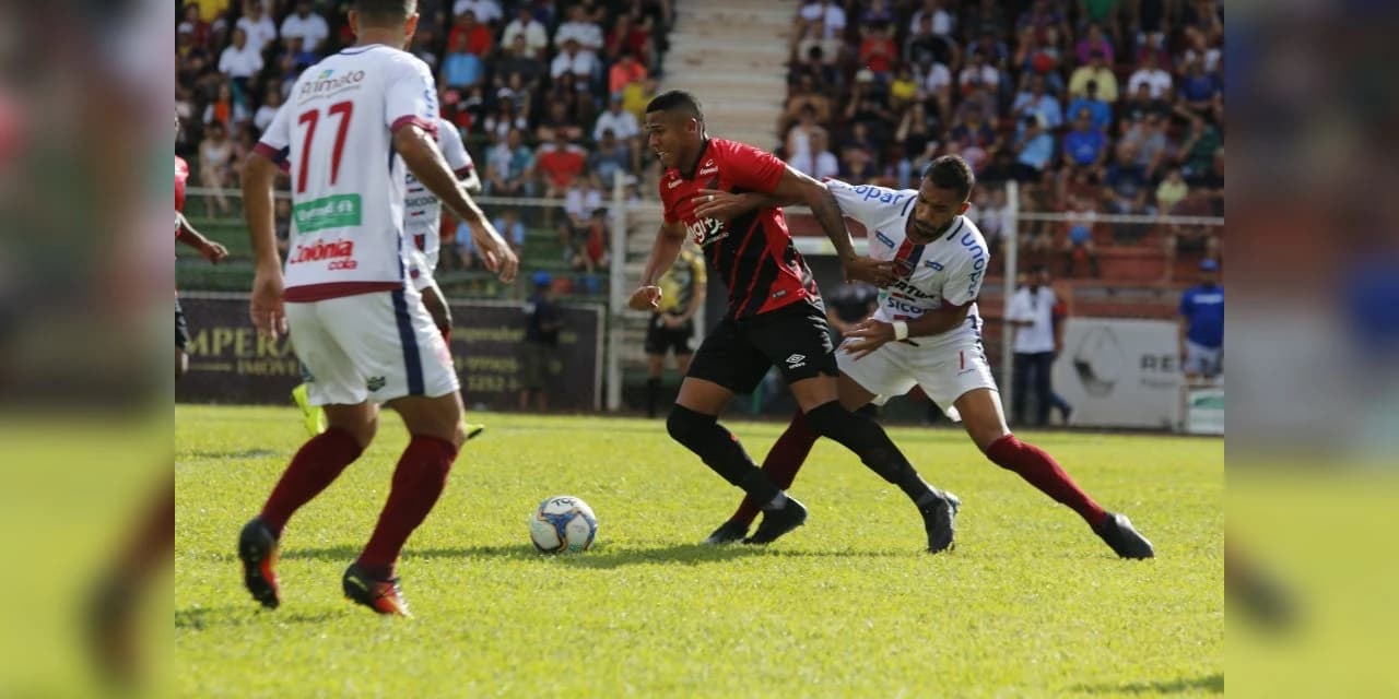Athletico leva gol quase no último lance e sai atrás na final contra o Toledo