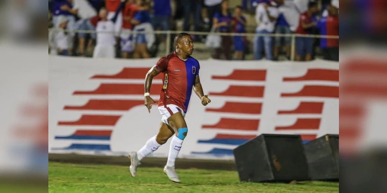 Paraná derrota CRB na Vila Capanema e vence a primeira na Série B