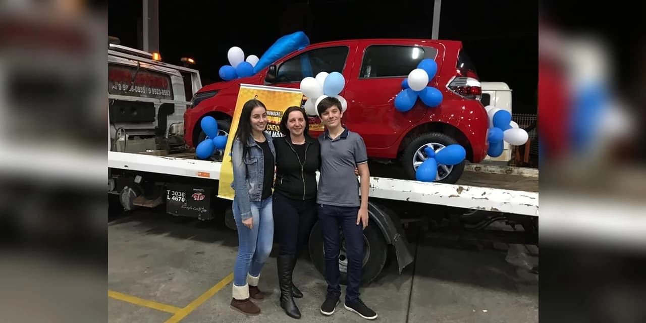 Joanice Chomem foi a ganhadora do Fiat Mobi do Supermercado Saviski