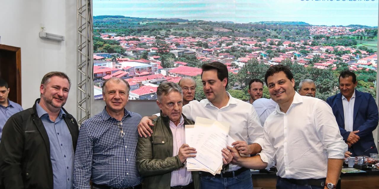 Adelmo e Osnei anunciam obras de calçamento nas comunidades de Nova Galícia e Papanduva de Baixo