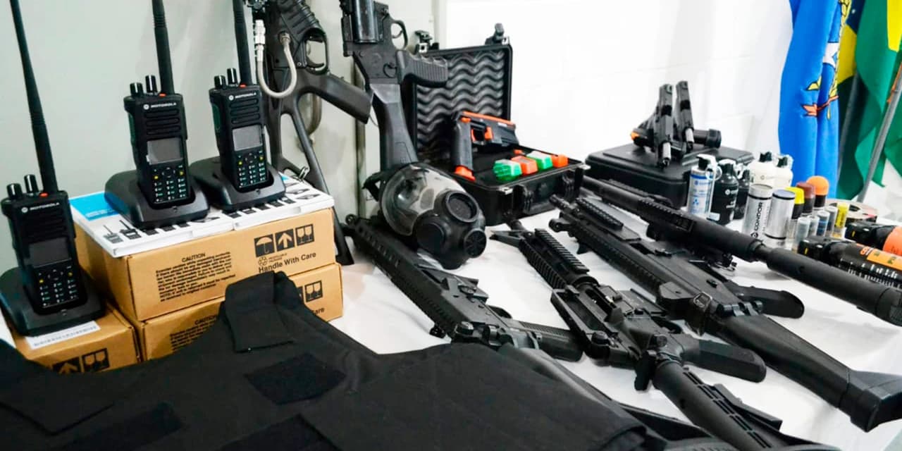 Ponta Grossa e Guarapuava recebem armas e equipamentos