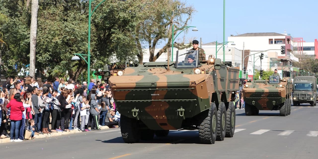 Exército foi umas das atrações do desfile de 113 anos de Prudentópolis