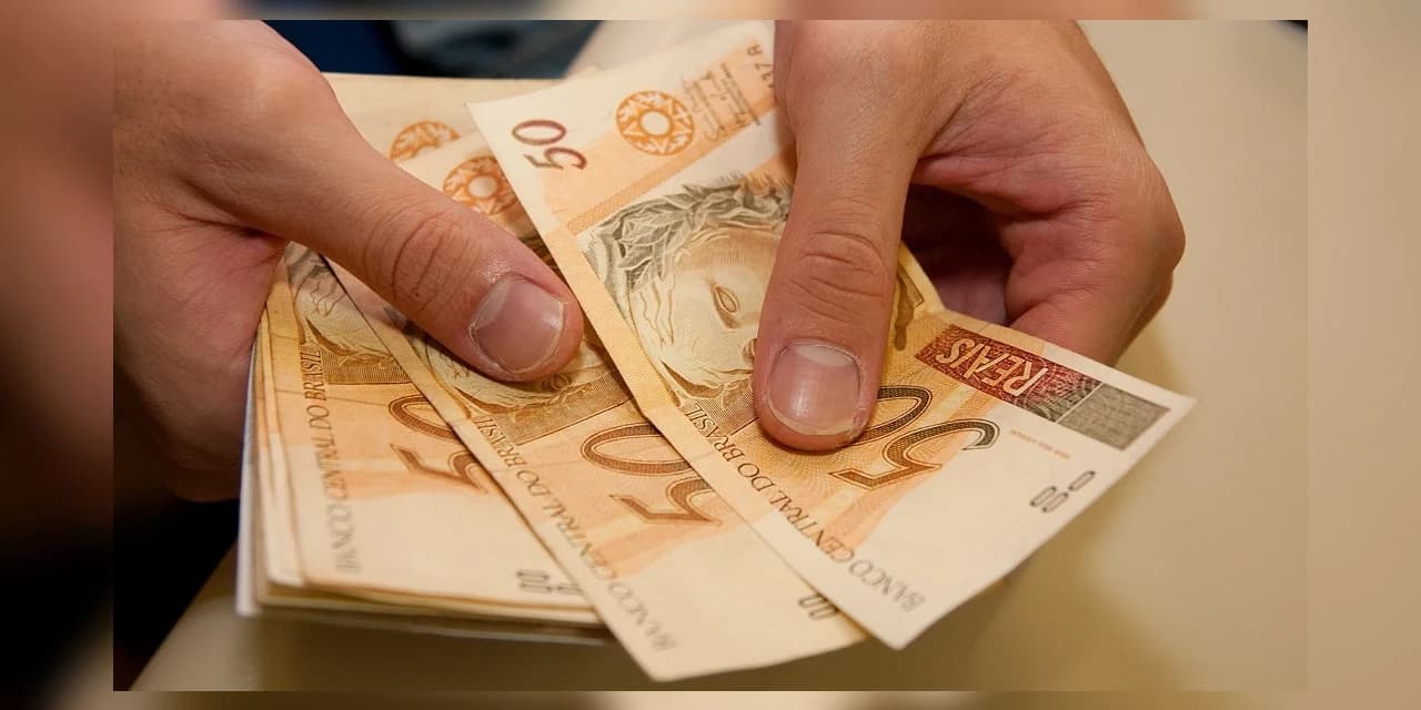 Homem perde 30 mil reais após vender cabeças de gado e guardar o dinheiro em casa