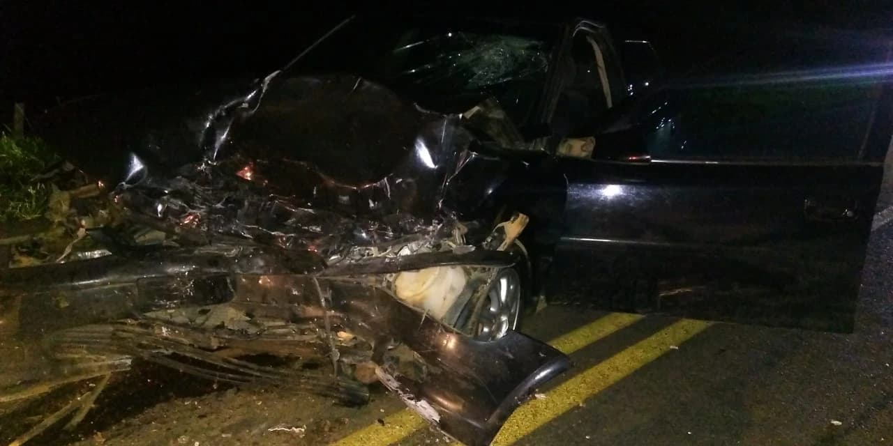 Ivaí - Colisão frontal na PRC 487 envolvendo veículos com placas de Ponta Grossa e de Ivaí.