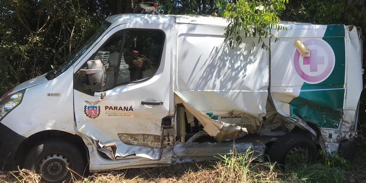 Palmeira - PRE atende acidente envolvendo ambulância de Bituruna.
