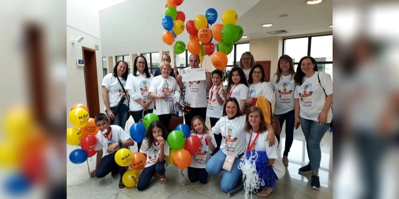 Escola Municipal Tiradentes fatura prêmio de 1° lugar MPT PR