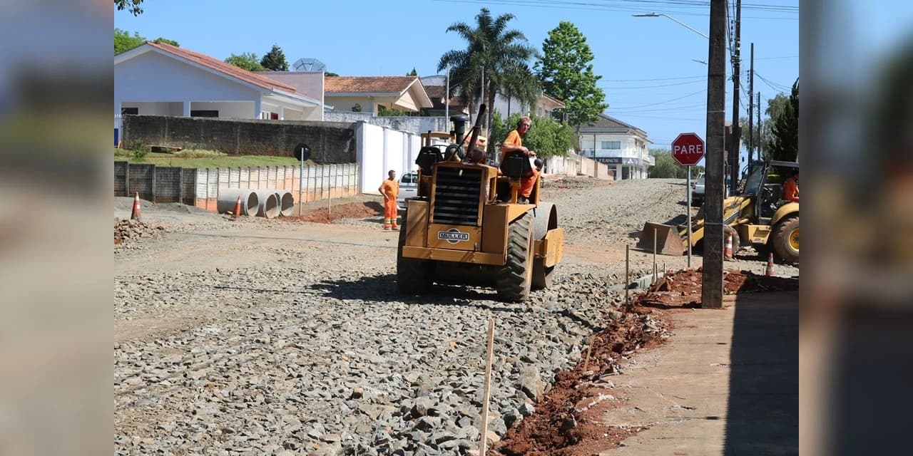 Prudentópolis é uma das cidades que mais tem investido em pavimentação no Paraná. Assista a reportagem: