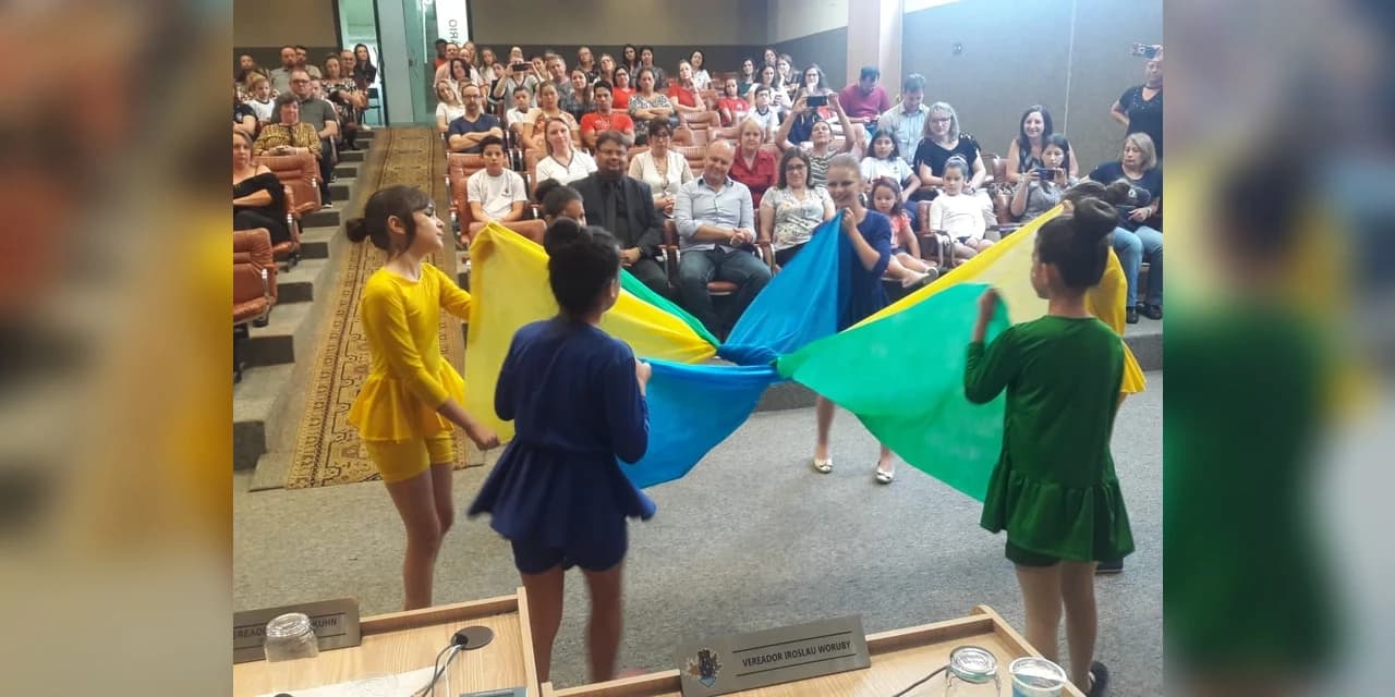 Projeto 'Cidadania e Justiça também se aprende na escola' premia alunos em Prudentópolis.- Assista: