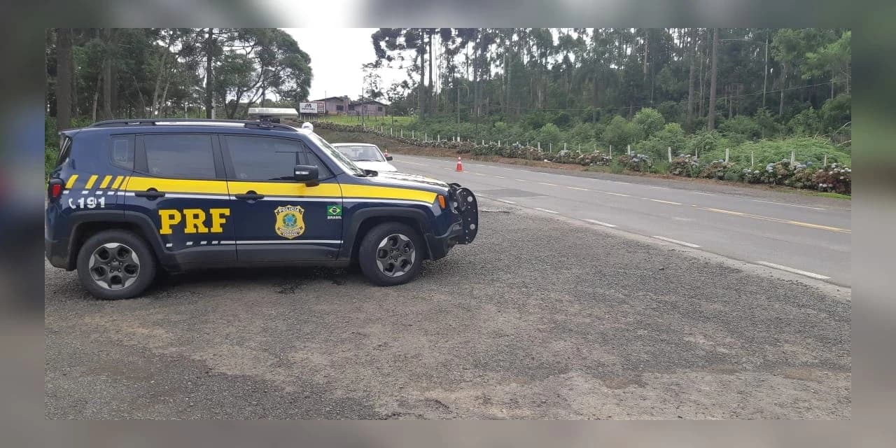PRF apreende dois Caminhões com excesso de Carga