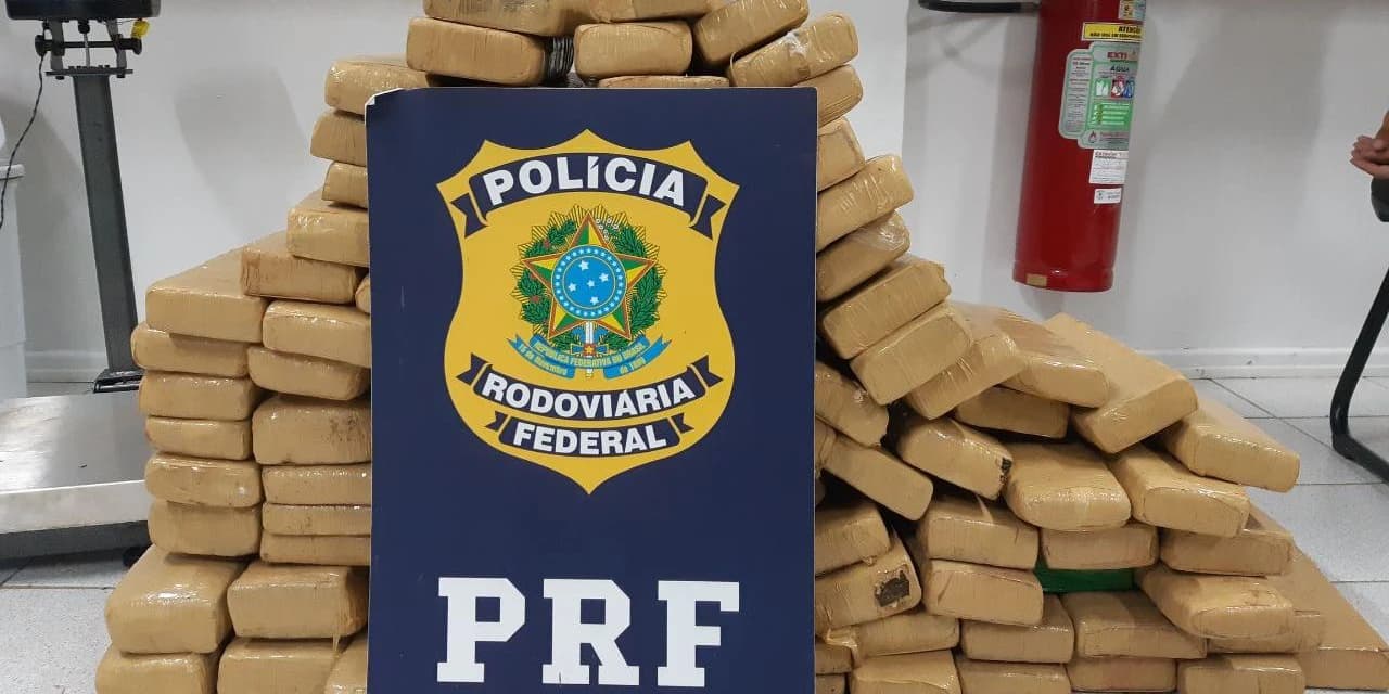 PRF apreende quase 130 Kilos de drogas, na BR 376