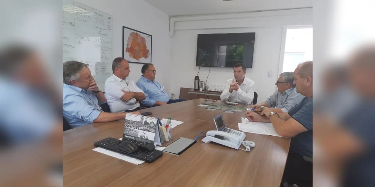 Prefeito Adelmo e vice Osnei discutem a atração de empresas do ramo industrial para Prudentópolis.