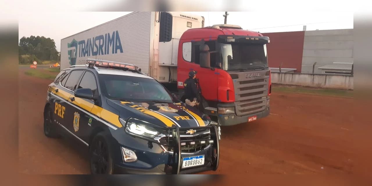 PRF recupera carreta roubada com carga de carne avaliada em R$ 406 mil no Paraná