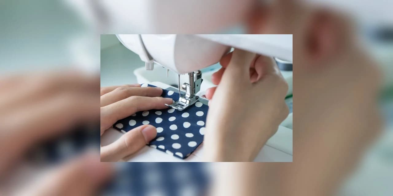 Mulheres que trabalham na malharia em Prudentópolis fazem apelo para que as atividades sejam suspensas.