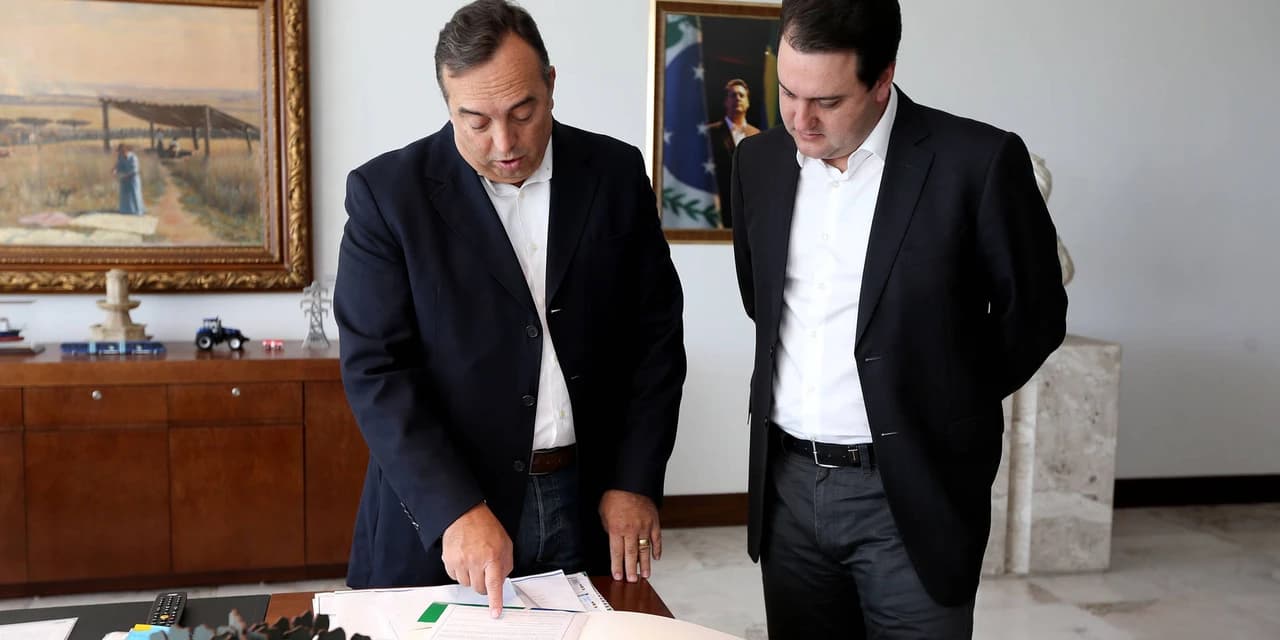Governador Ratinho Junior sanciona lei que proíbe corte de luz, água e gás