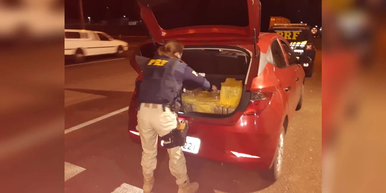Após tentar fugir da PRF, motorista é preso com 141 quilos de maconha