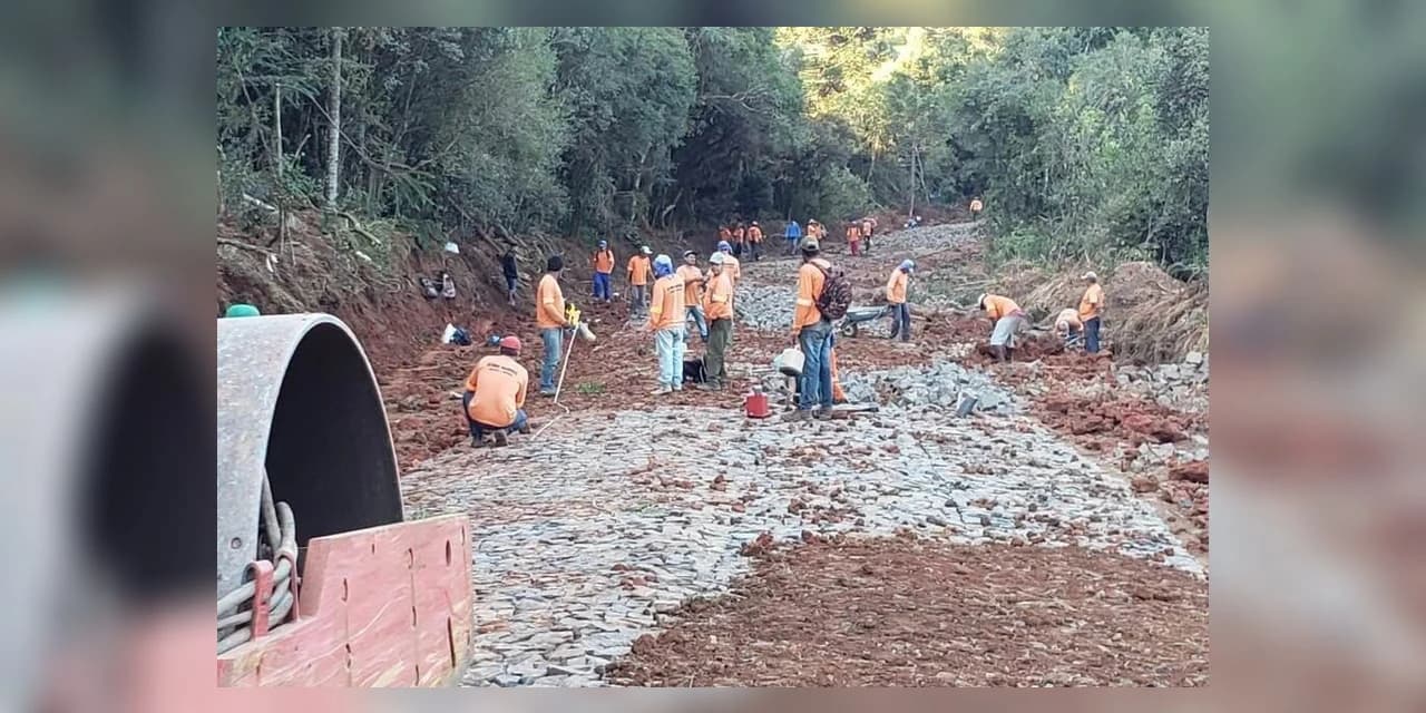 Obra do estado em parceria com a prefeitura vai beneficiar produtores rurais em Prudentópolis