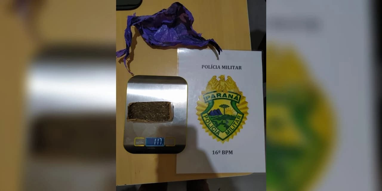 Polícia Militar encontra maconha com 2 pessoas na Vila da Luz.