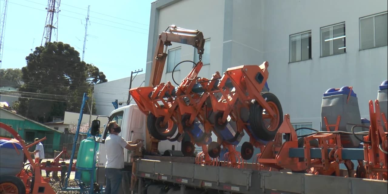 TV NOSSA GENTE: Prefeitura de Inácio Martins adquire equipamentos para as associações de agricultores.
