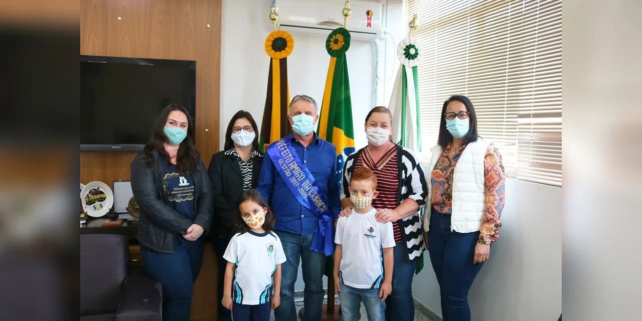 Adelmo recebe homenagem por seu o Prefeito Amigo da Criança.