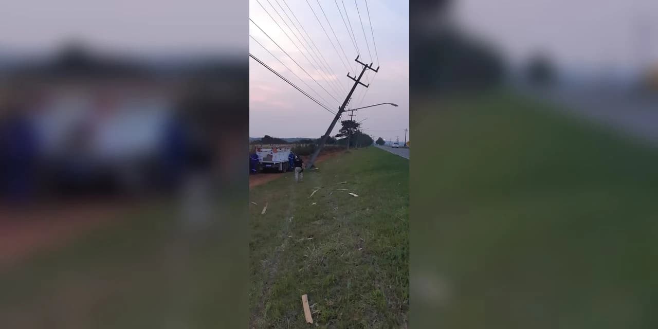 Em Imbituva PRF atende colisão contra um poste de energia.