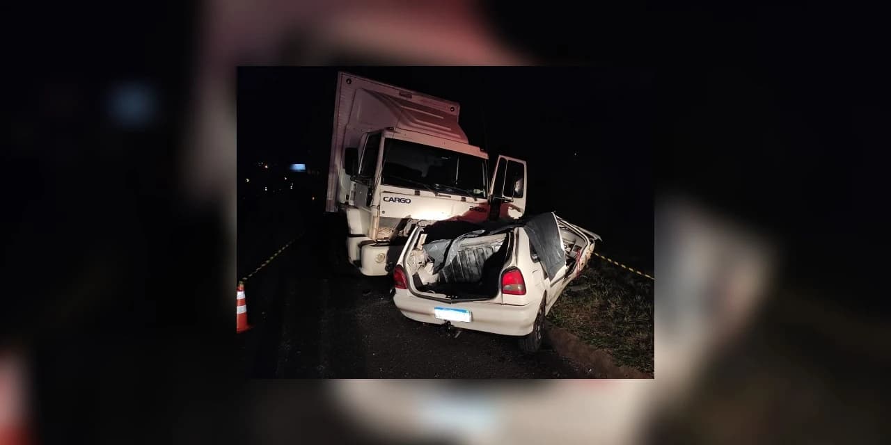 Acidente entre carro e caminhão na BR-277 deixa três mortos em Guarapuava.