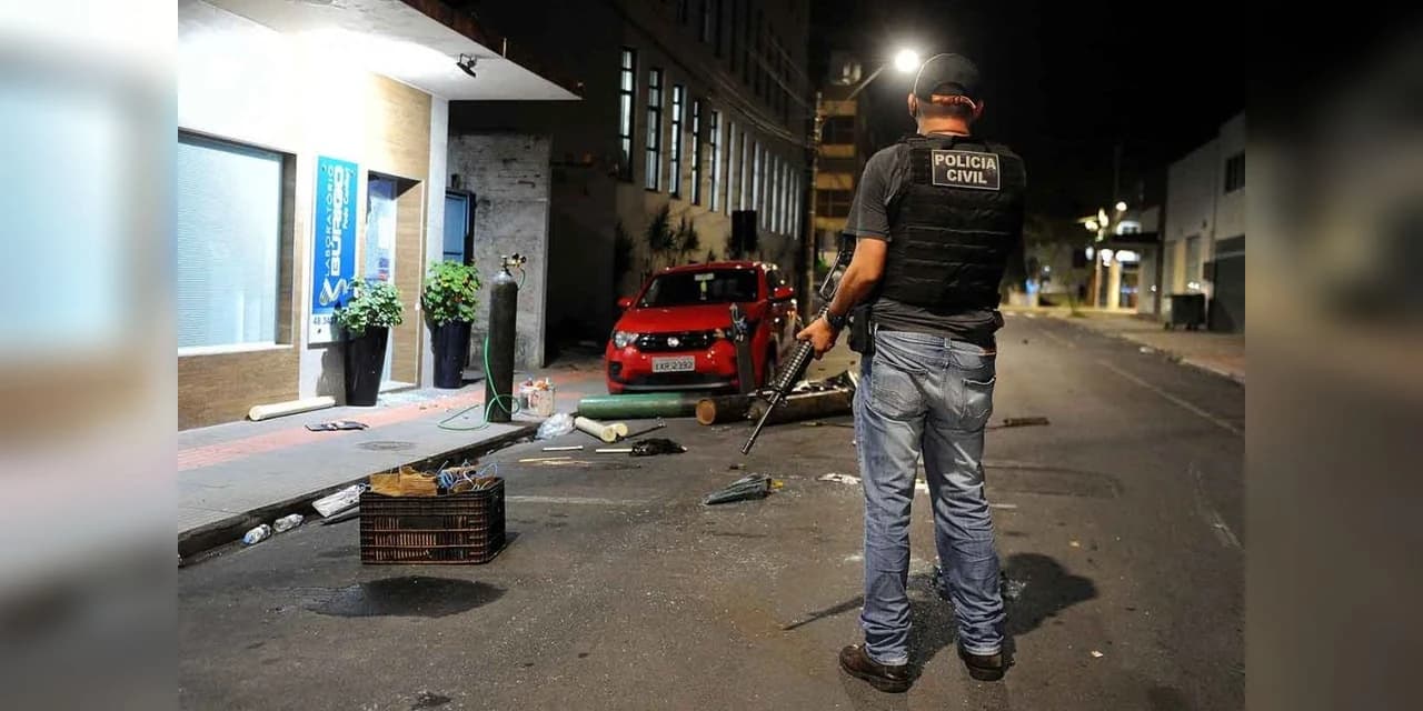 Moradores da cidade de Criciúma-SC passam horas em pânico nesta madrugada