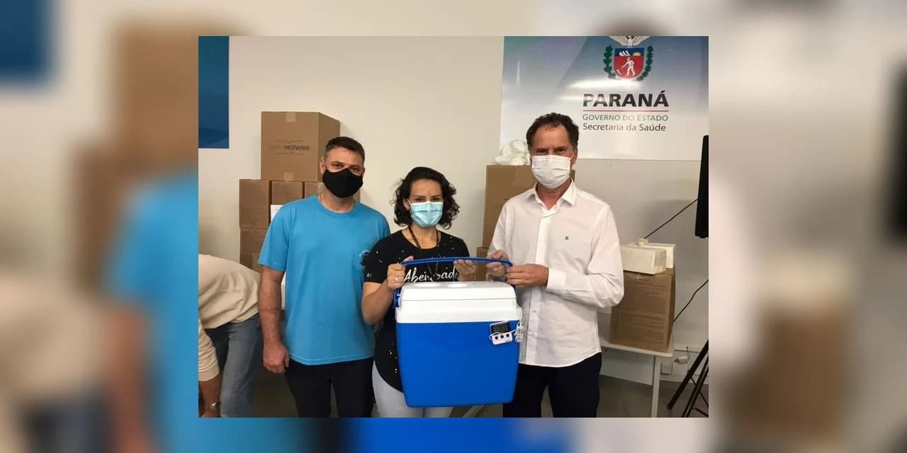 Prefeito Celso Kubaski esteve na 4° Regional de Saúde em Irati recebendo as doses da vacina