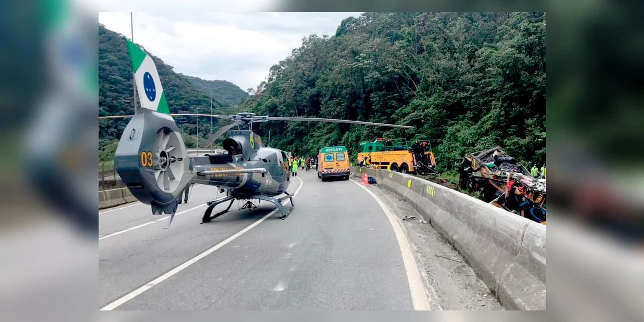 Forças de segurança e aeronaves atendem acidente de ônibus