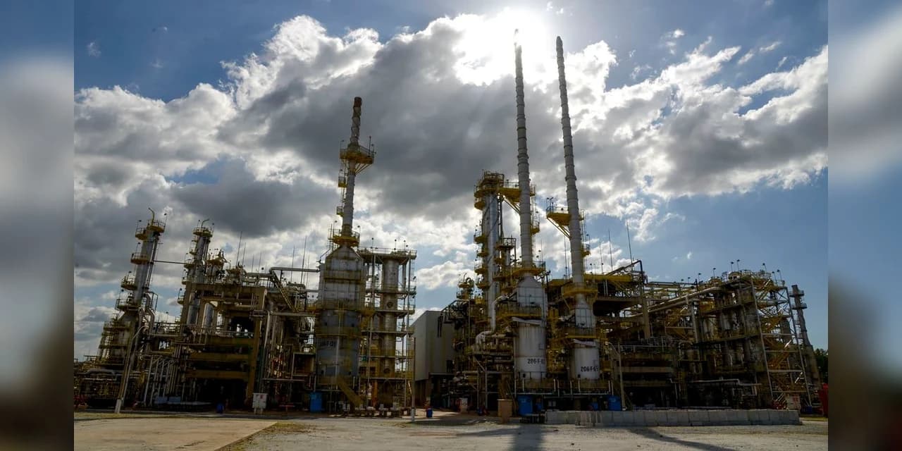 Petrobras aumenta preço da gasolina em cerca de 8% nas refinarias