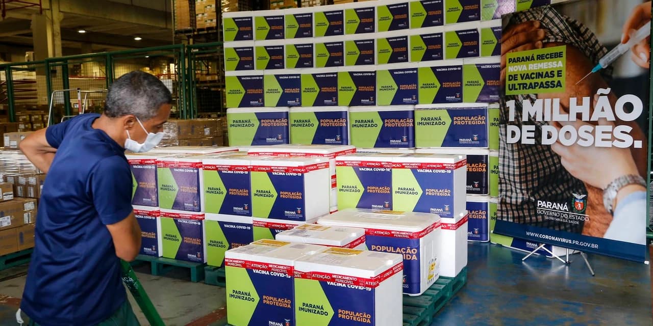 Paraná distribui novo lote e começa a vacinar idosos com mais de 75 anos