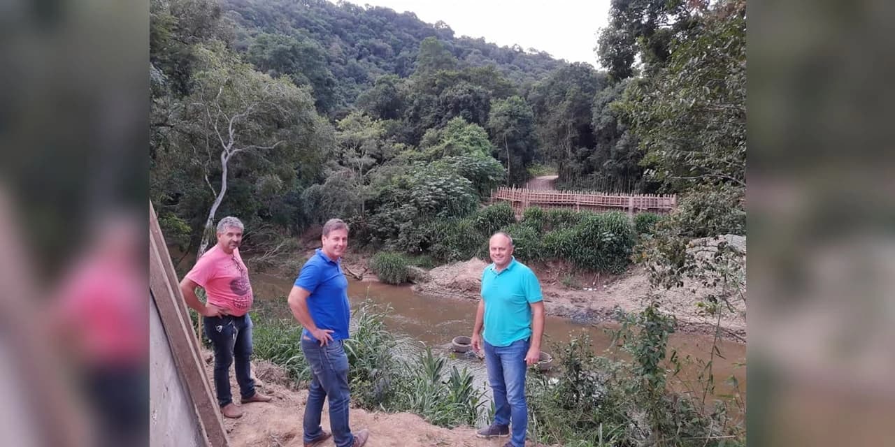 Prefeito Osnei e vice Evaldo vistoriam obras no interior de Prudentópolis