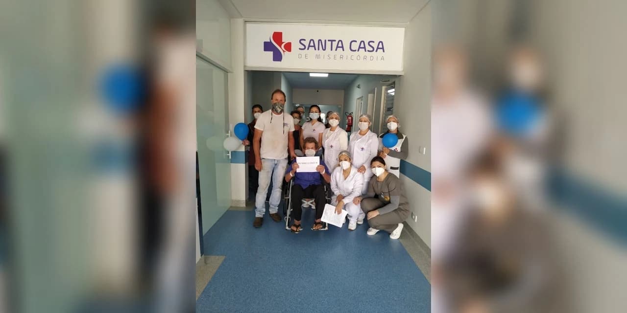 Homem de 75 anos recebe alta da enfermaria Covid após 11 dias internado