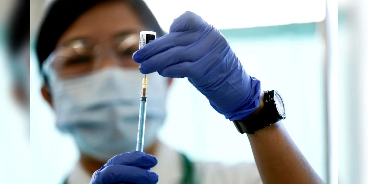 Média de mortes por covid-19 cai 19,5% no país em duas semanas