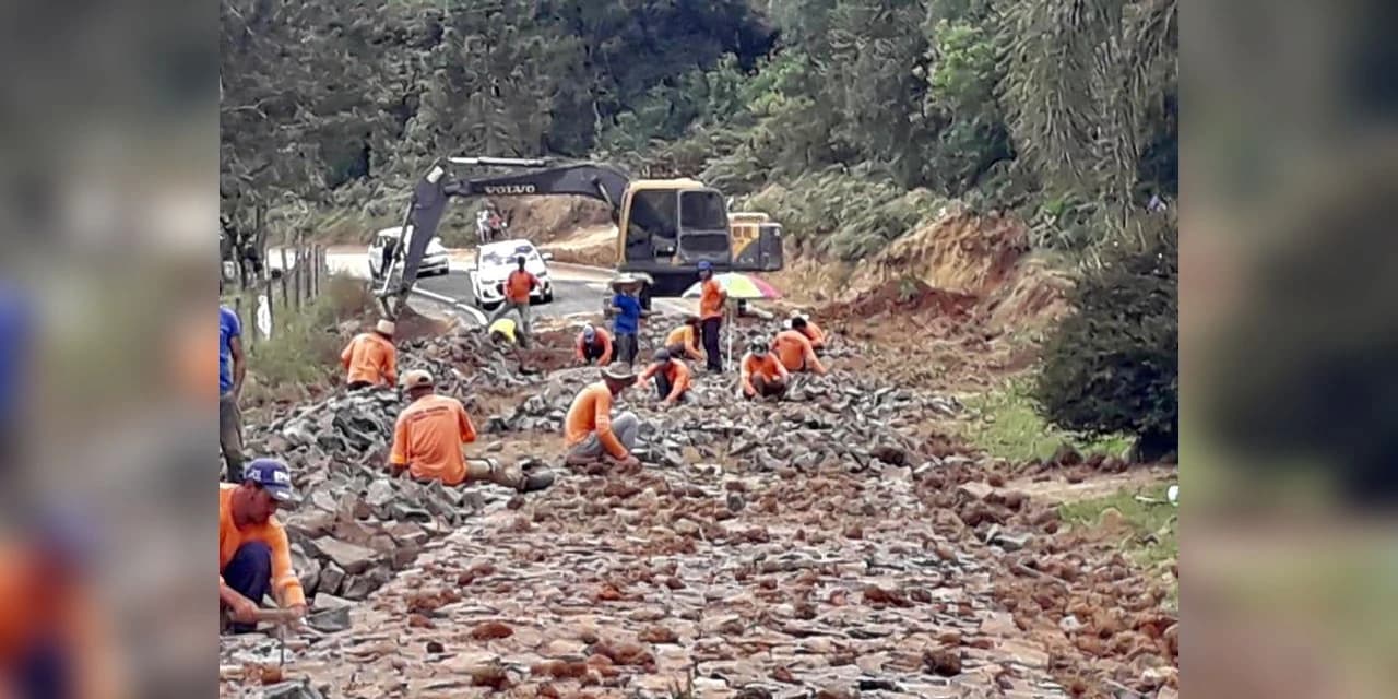 Sandro Alex destaca obra de calçamento no valor de 3 milhões em Prudentópolis