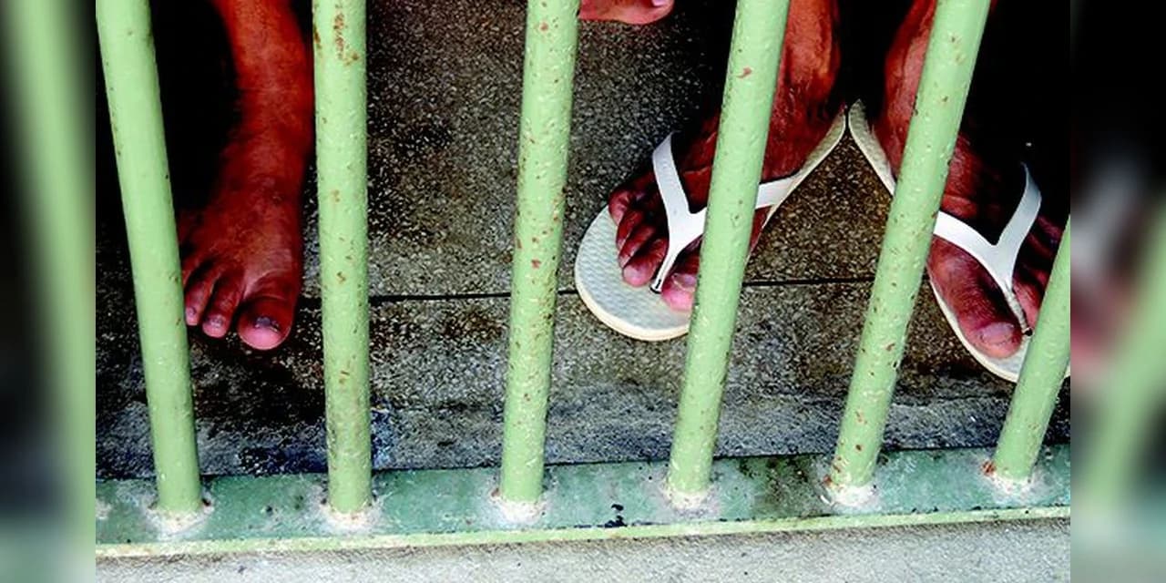 PF desarticula grupo que dava ordens de dentro de presídio no Paraná